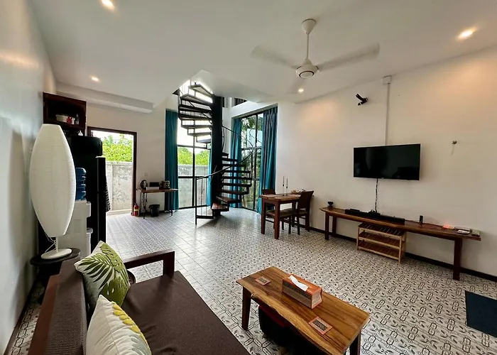 Duplex, 1br Loft, King Bed, Pool, Garden, Sony Soundbar *