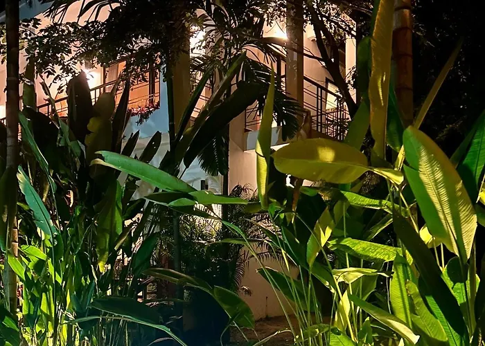 Duplex, 1br Loft, King Bed, Pool, Garden, Sony Soundbar *