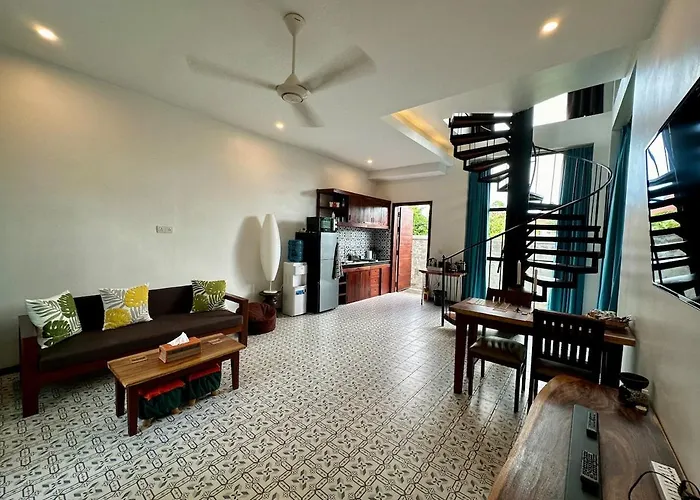Duplex, 1br Loft, King Bed, Pool, Garden, Sony Soundbar Siem Reap