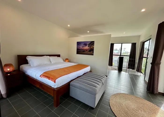 Dom wakacyjny Duplex, 1br Loft, King Bed, Pool, Garden, Sony Soundbar Siem Reap