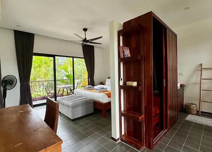 Duplex, 1br Loft, King Bed, Pool, Garden, Sony Soundbar *